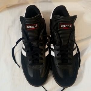 Men's Adidas Samba indoor soccer shoes size 9